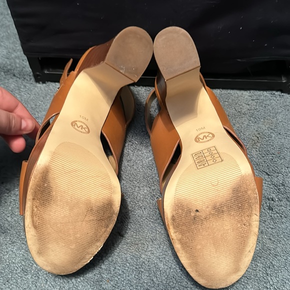 Michael kors heals - Picture 3 of 4